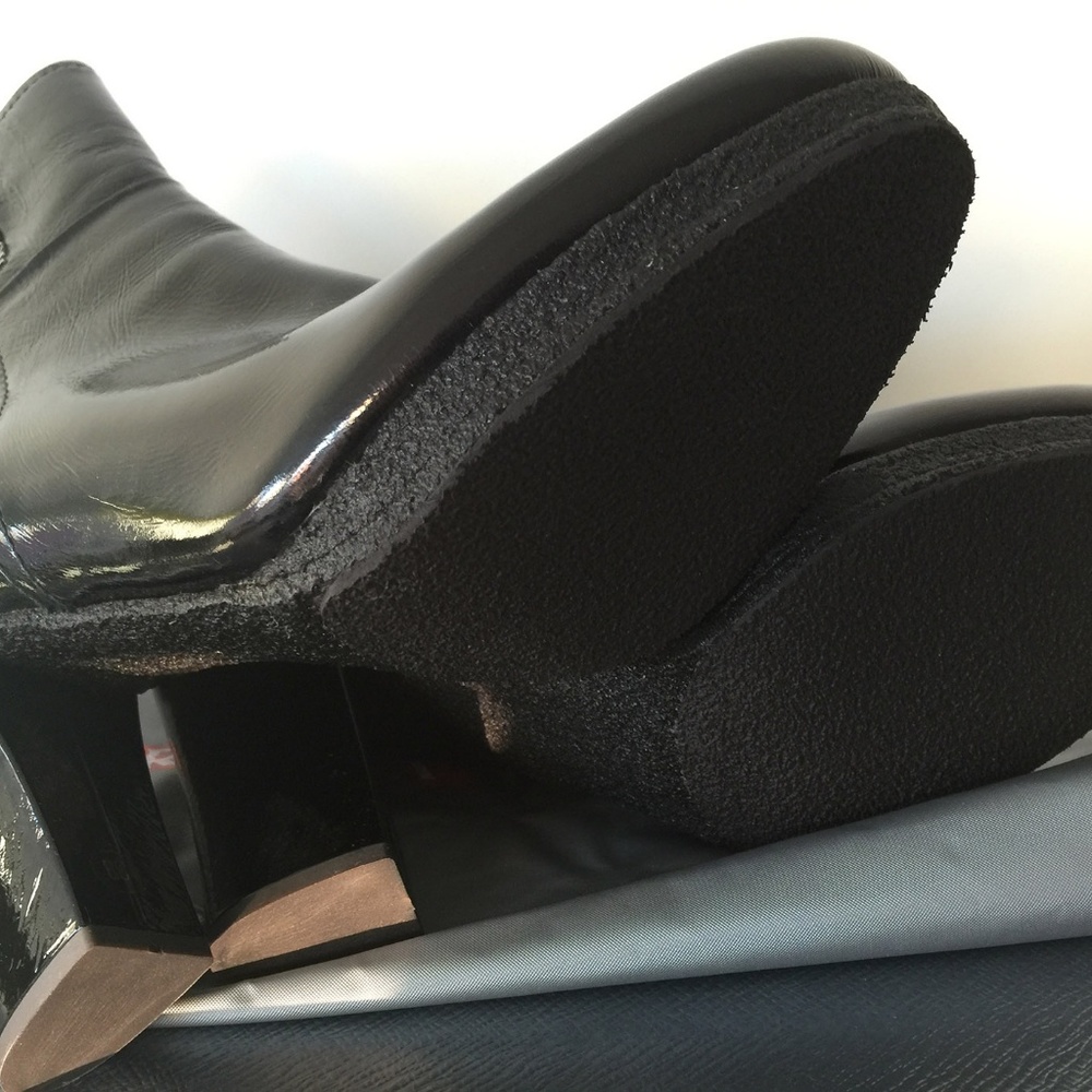 Prada women Patent leather ankle boot - Picture 4 of 8